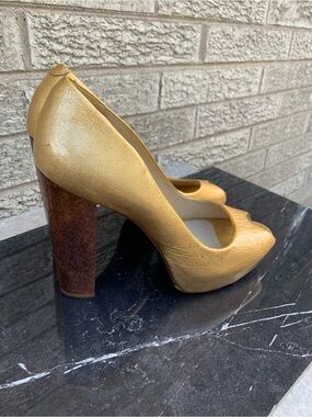 Aldo  platform Copacabana Peep Toe Wooden Heels size 8
